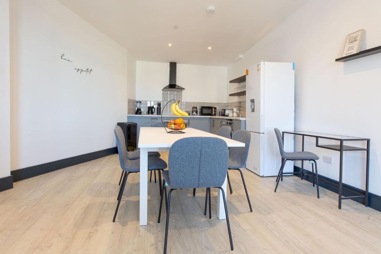 The Kingsway- 2 Bedroom Central Swansea Apartments By Stayright エクステリア 写真