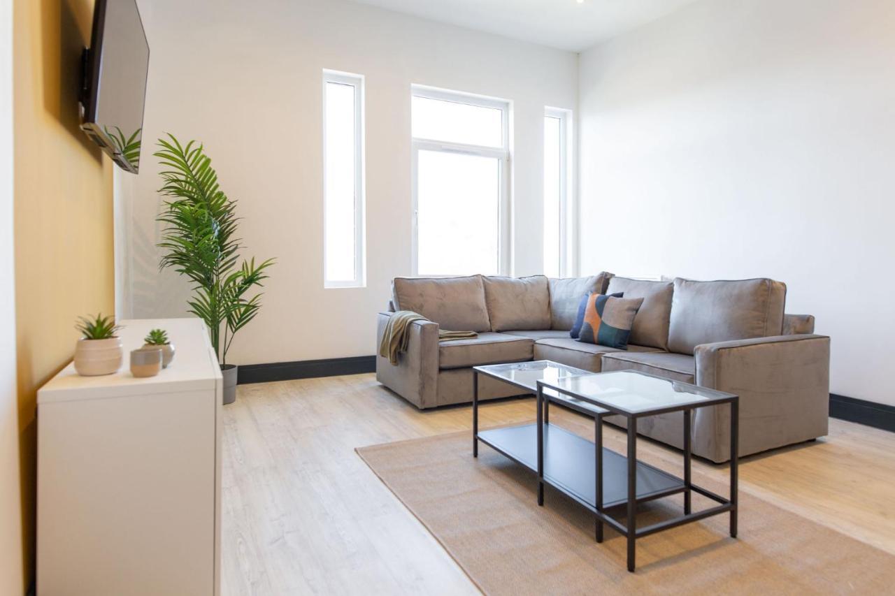 The Kingsway- 2 Bedroom Central Swansea Apartments By Stayright エクステリア 写真