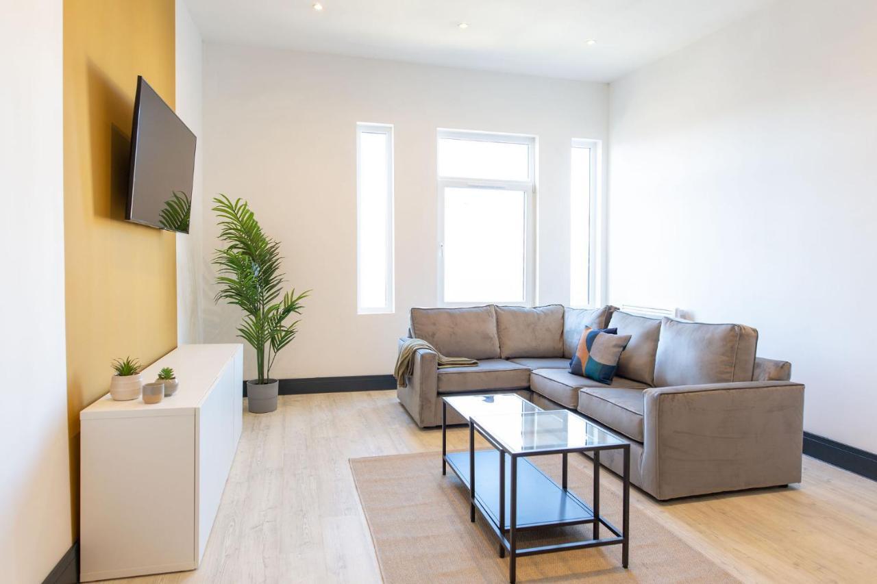 The Kingsway- 2 Bedroom Central Swansea Apartments By Stayright エクステリア 写真