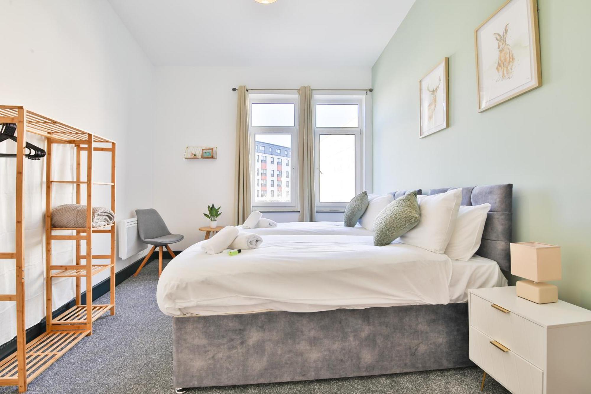 The Kingsway- 2 Bedroom Central Swansea Apartments By Stayright エクステリア 写真