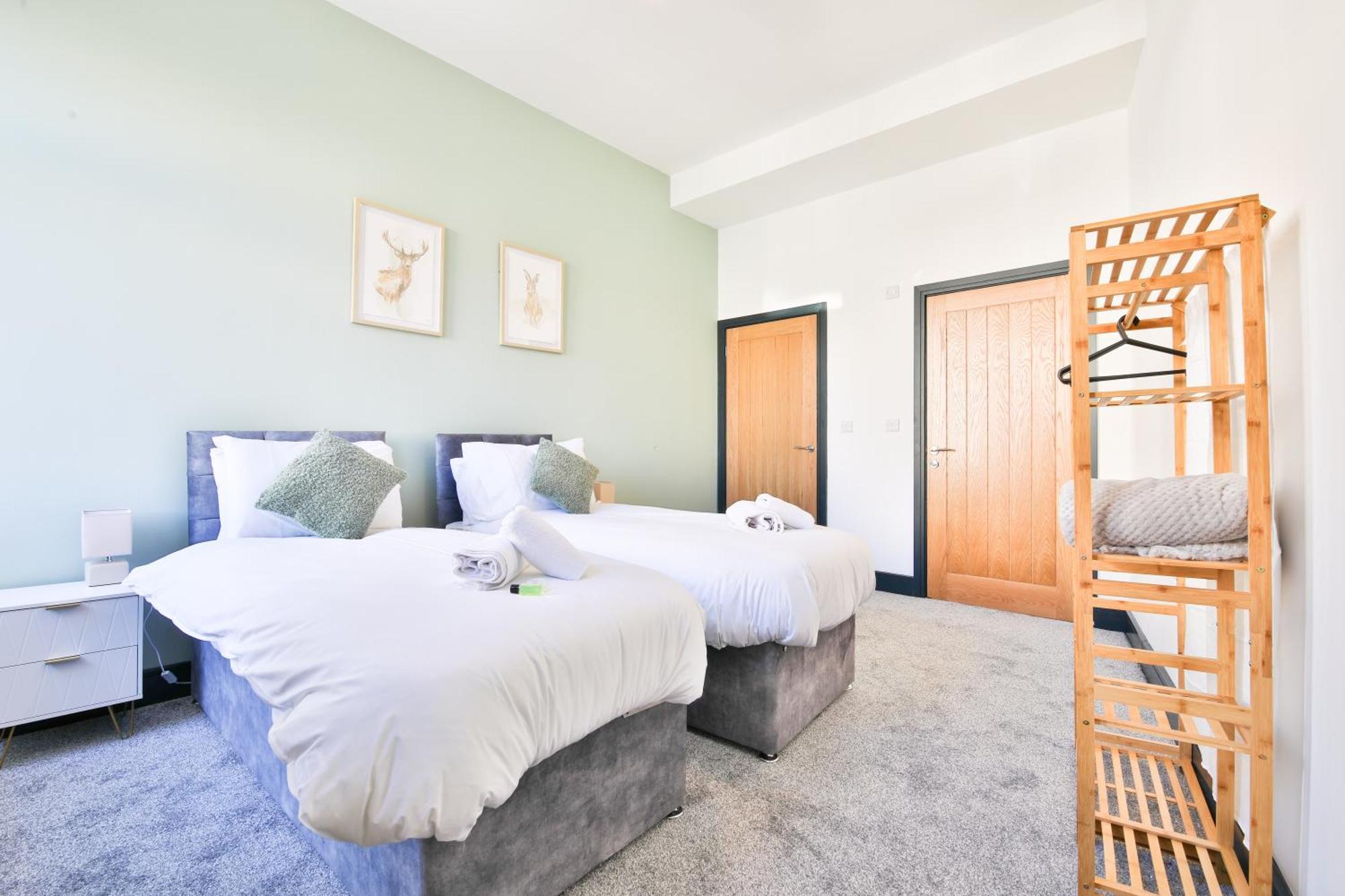 The Kingsway- 2 Bedroom Central Swansea Apartments By Stayright エクステリア 写真