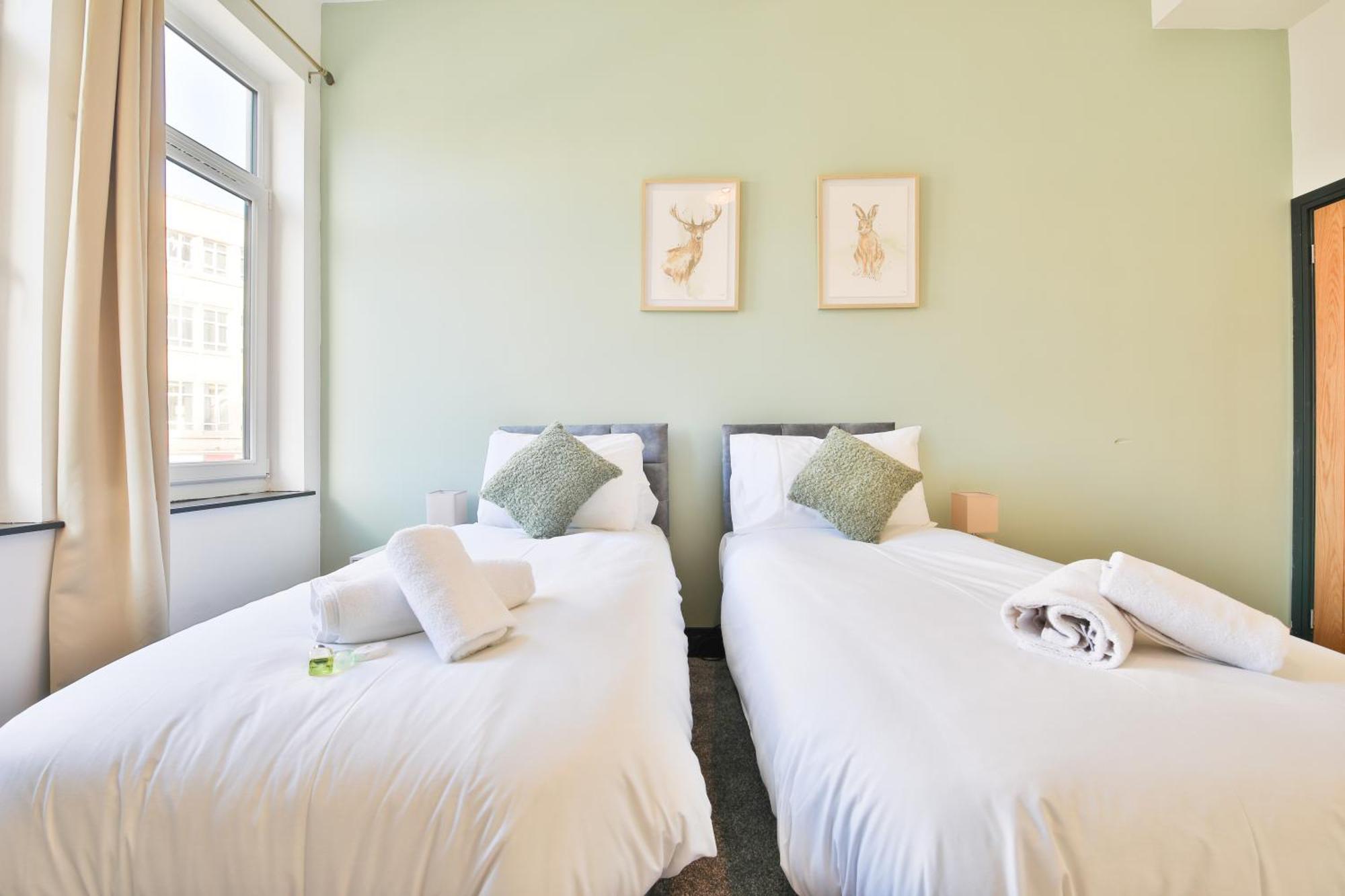 The Kingsway- 2 Bedroom Central Swansea Apartments By Stayright エクステリア 写真
