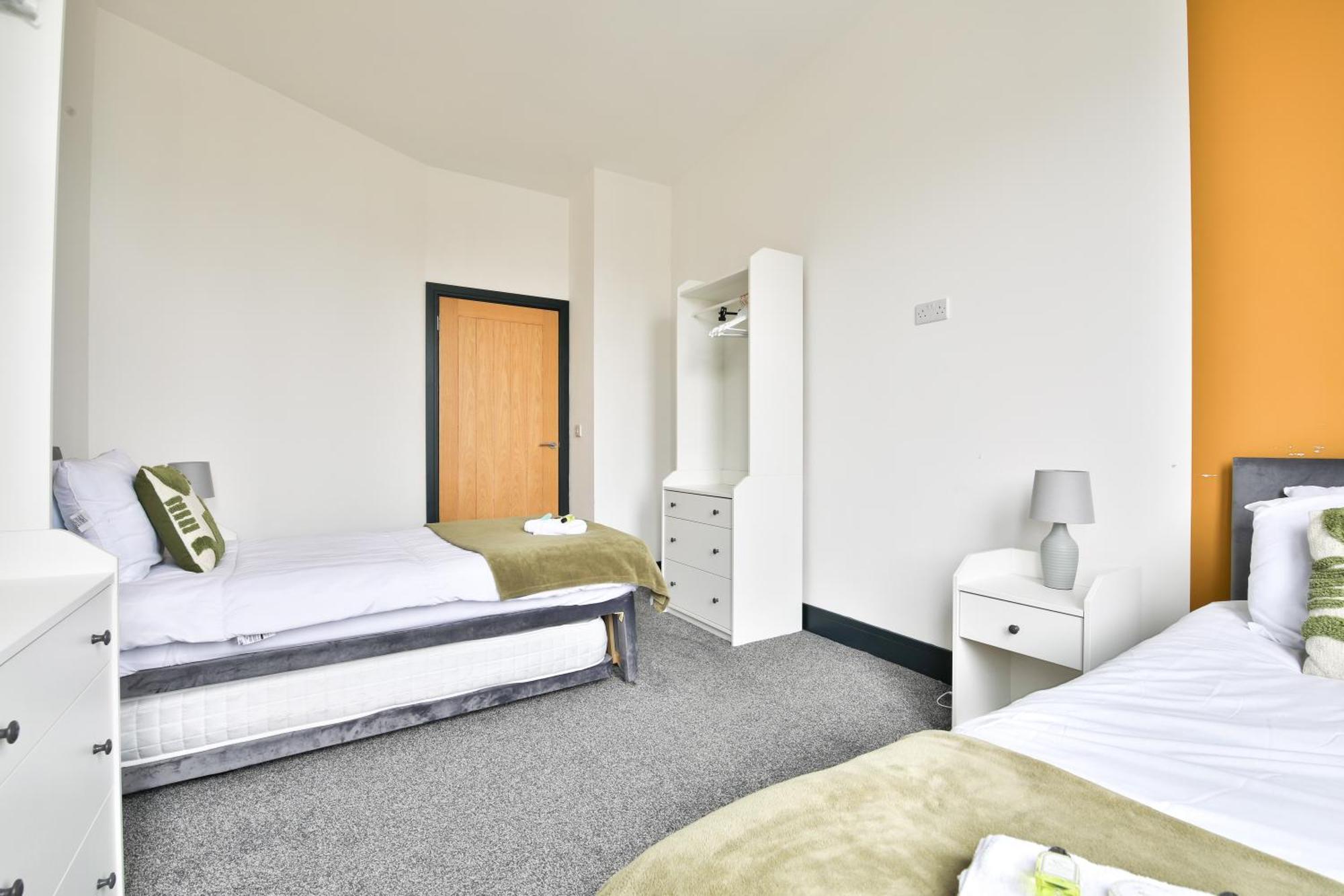 The Kingsway- 2 Bedroom Central Swansea Apartments By Stayright エクステリア 写真