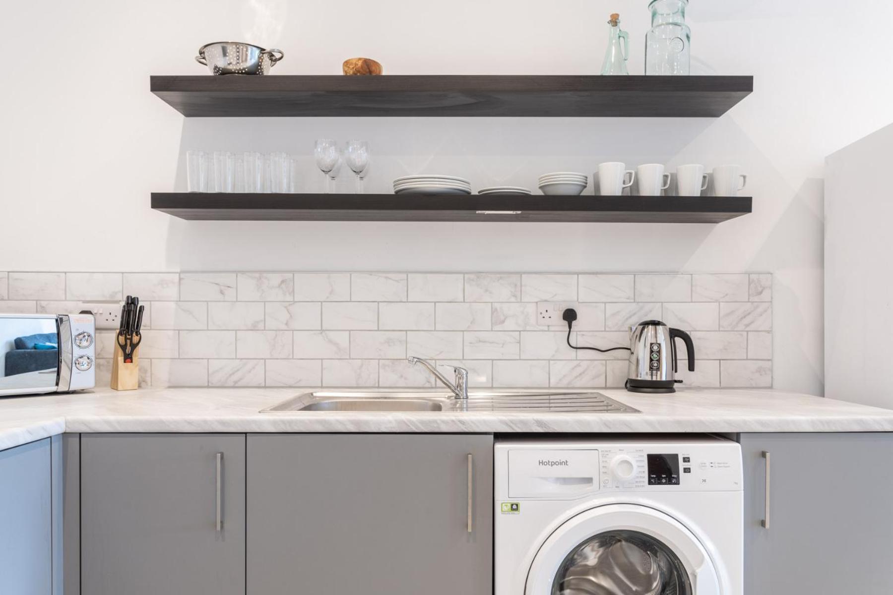The Kingsway- 2 Bedroom Central Swansea Apartments By Stayright エクステリア 写真