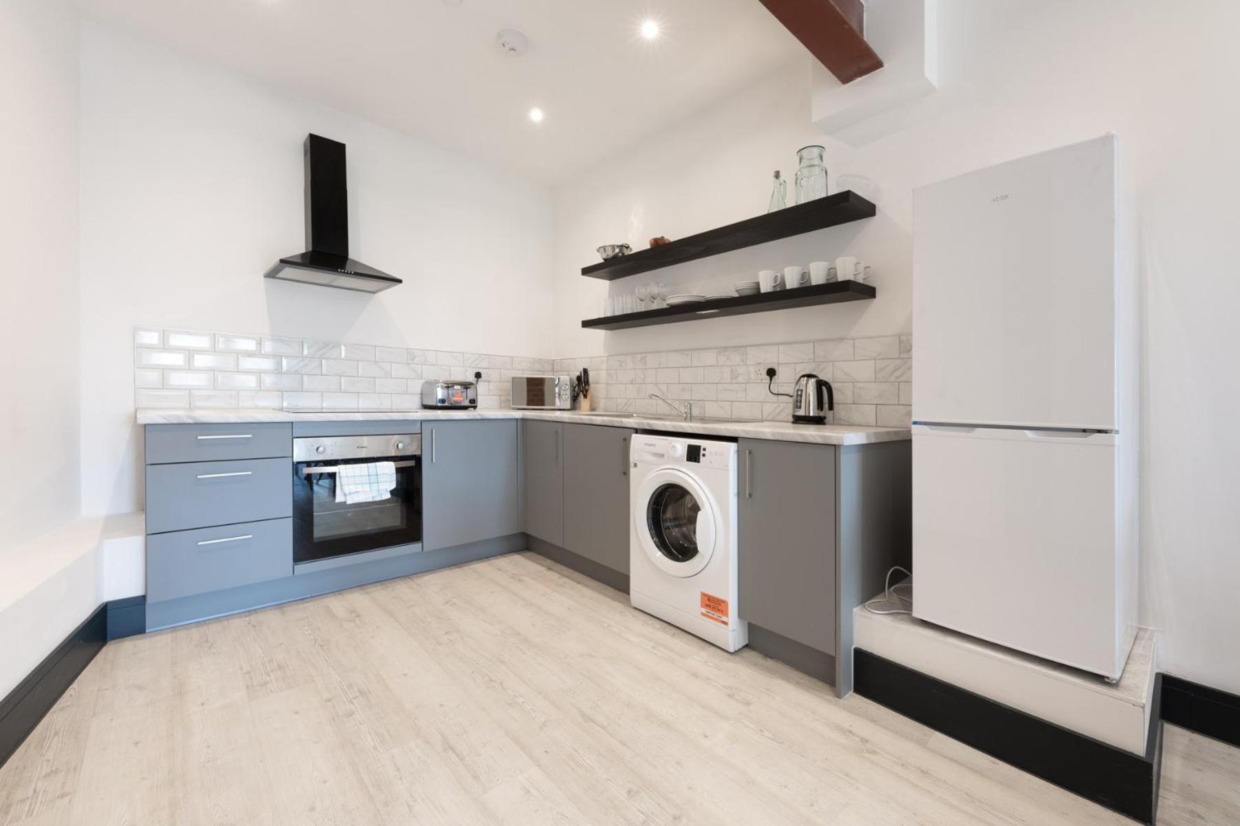 The Kingsway- 2 Bedroom Central Swansea Apartments By Stayright エクステリア 写真