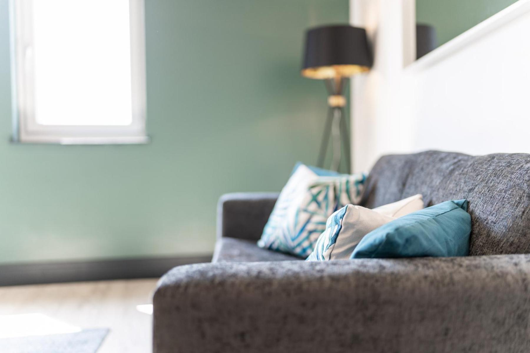 The Kingsway- 2 Bedroom Central Swansea Apartments By Stayright エクステリア 写真