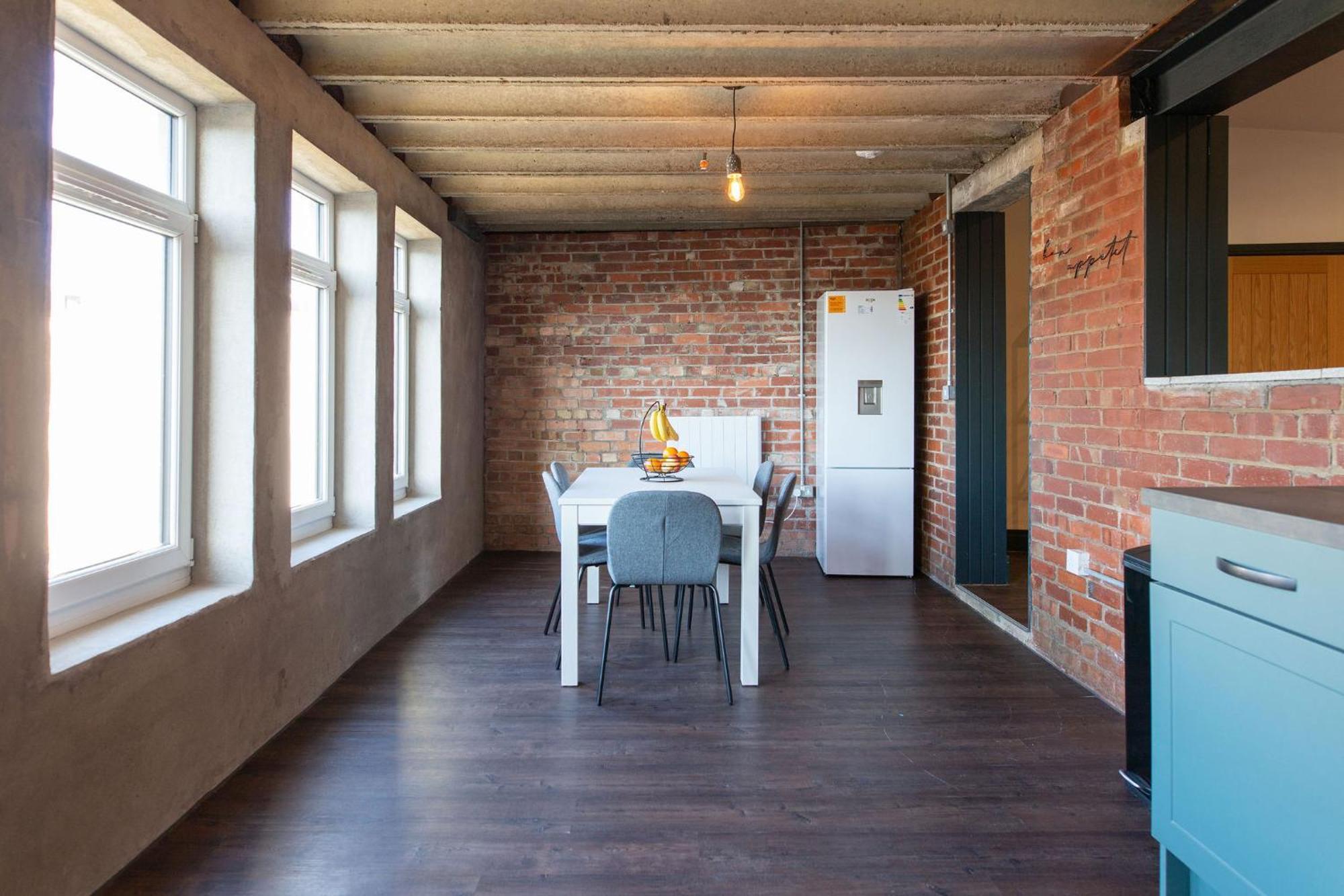 The Kingsway- 2 Bedroom Central Swansea Apartments By Stayright エクステリア 写真
