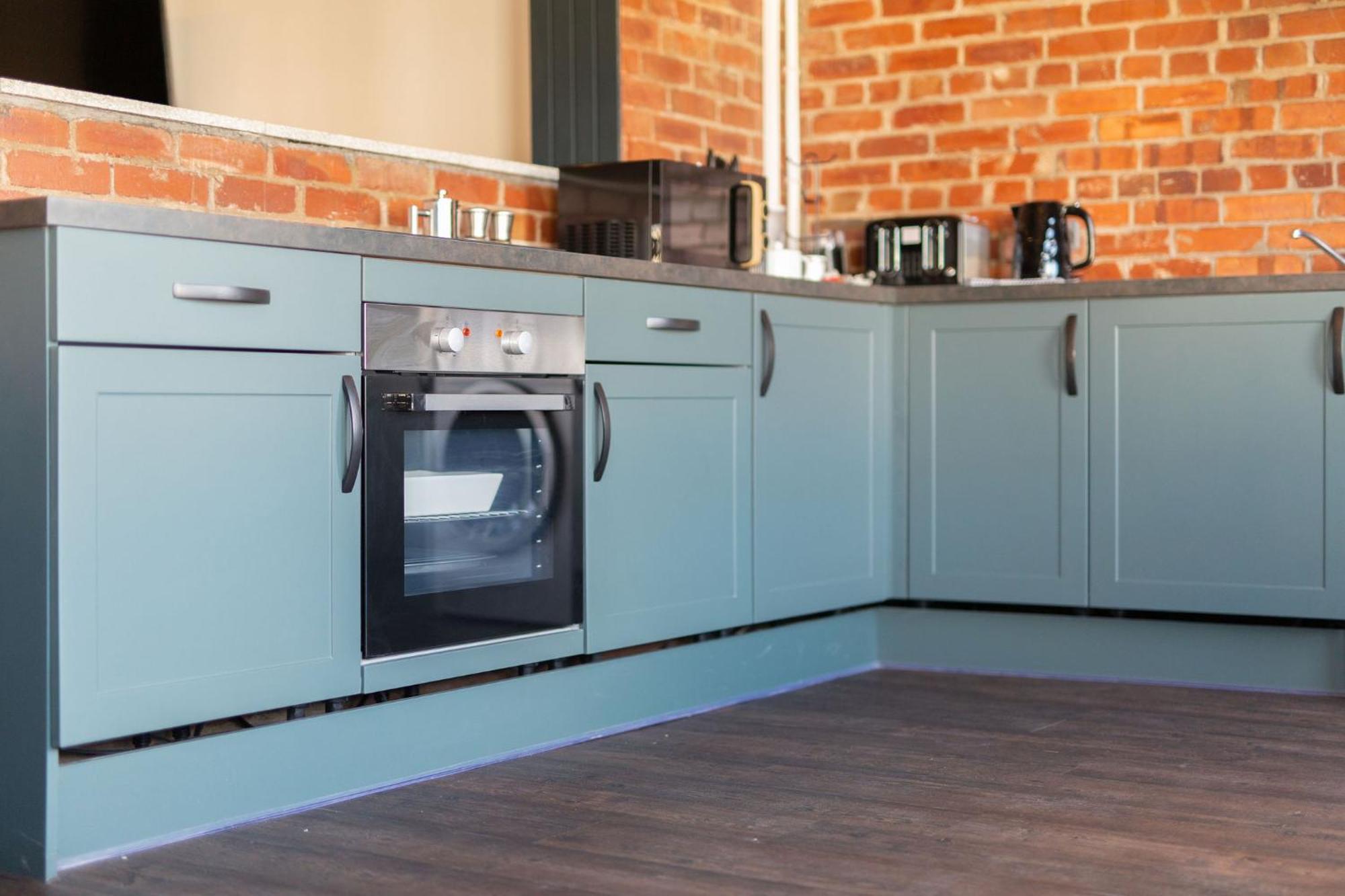The Kingsway- 2 Bedroom Central Swansea Apartments By Stayright エクステリア 写真