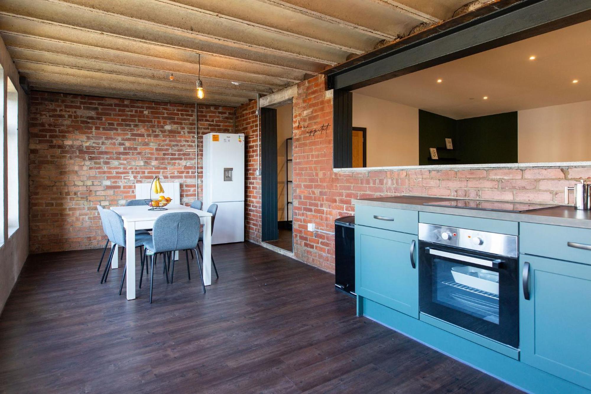 The Kingsway- 2 Bedroom Central Swansea Apartments By Stayright エクステリア 写真