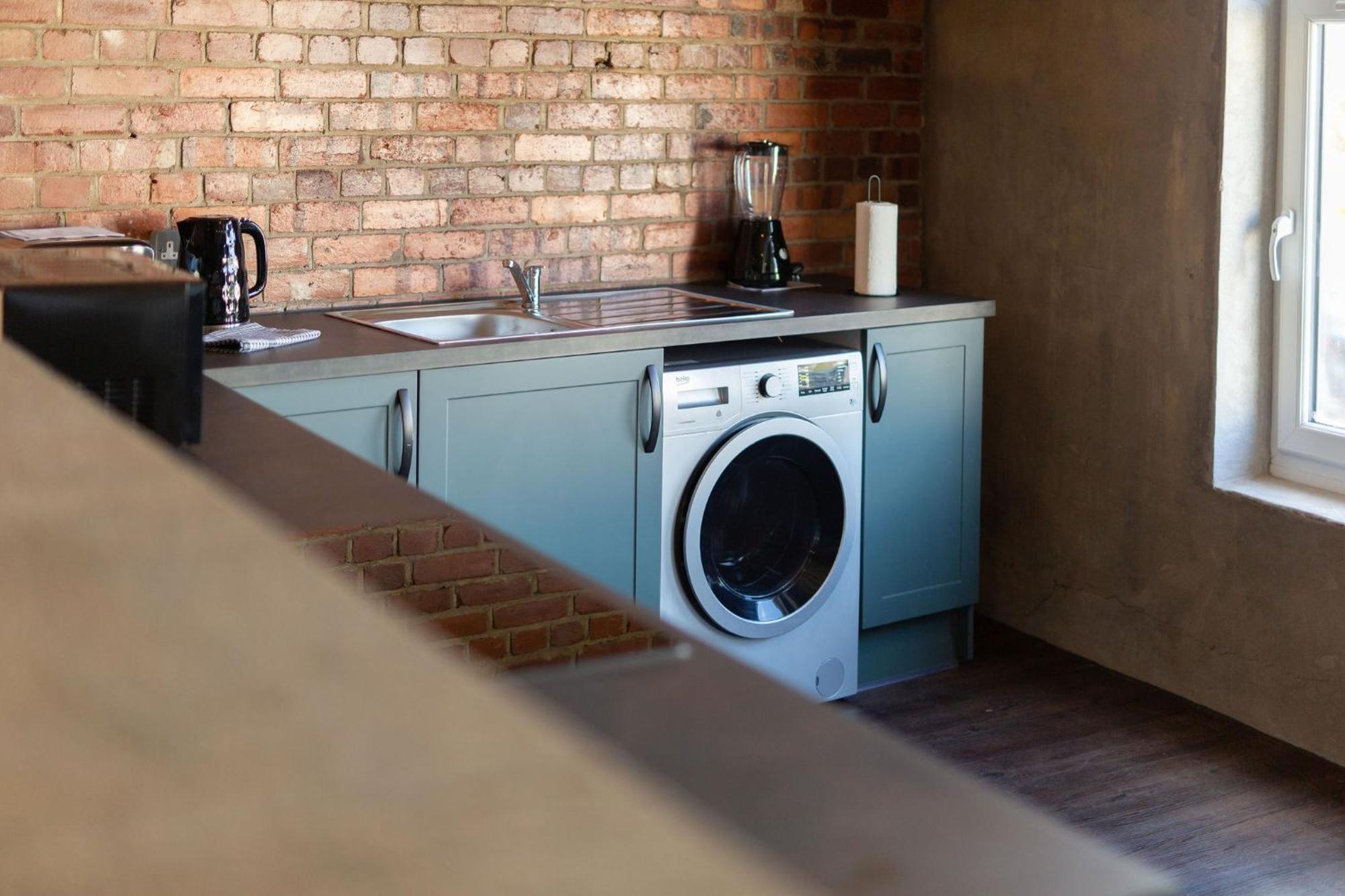 The Kingsway- 2 Bedroom Central Swansea Apartments By Stayright エクステリア 写真