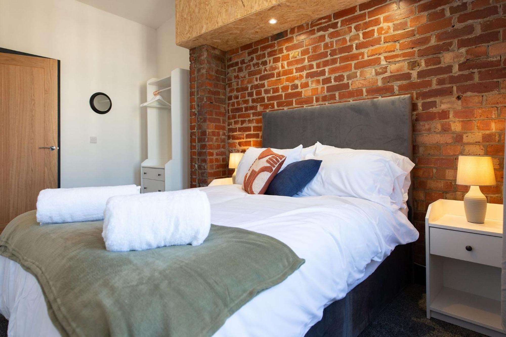 The Kingsway- 2 Bedroom Central Swansea Apartments By Stayright エクステリア 写真