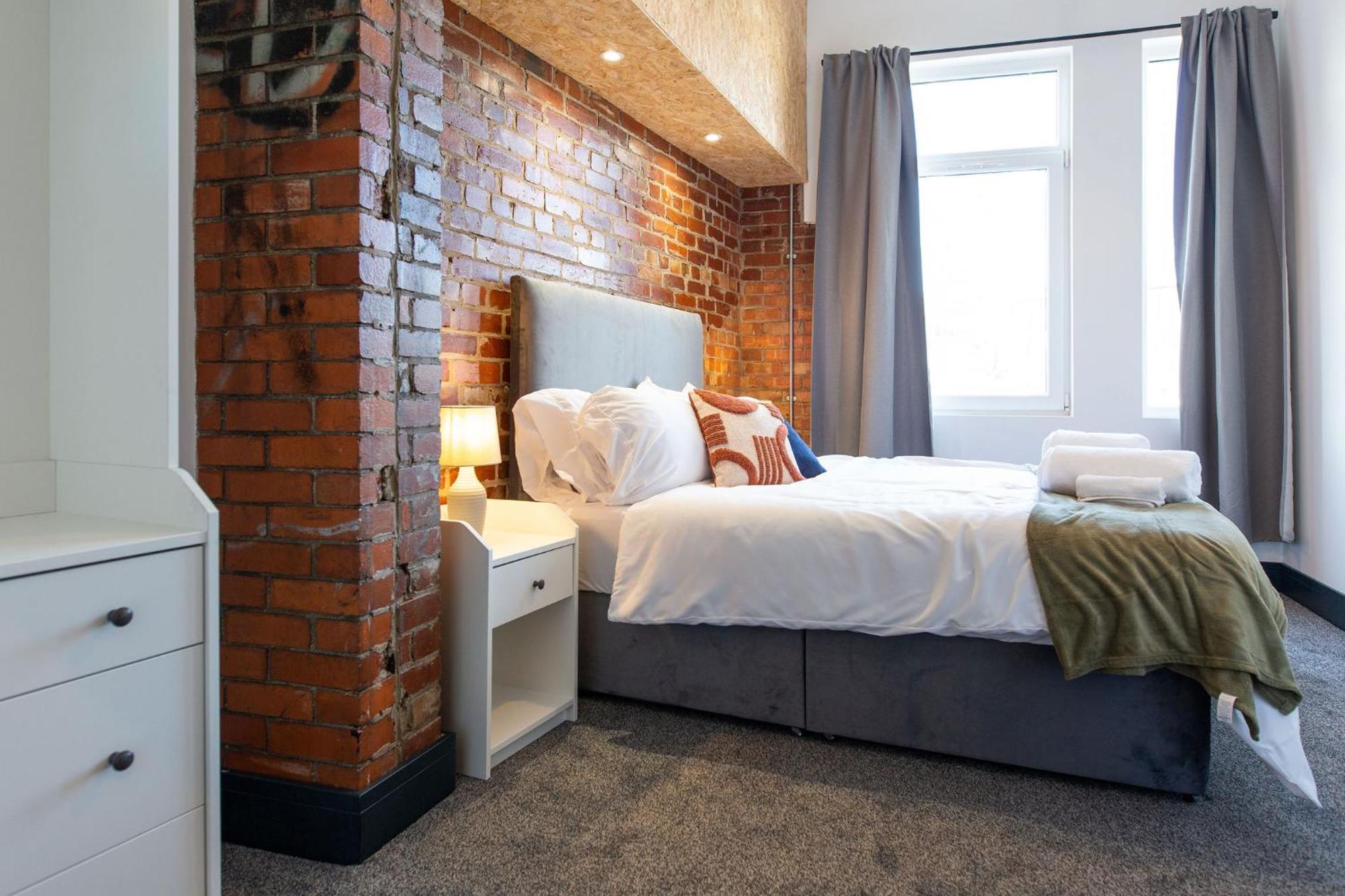 The Kingsway- 2 Bedroom Central Swansea Apartments By Stayright エクステリア 写真