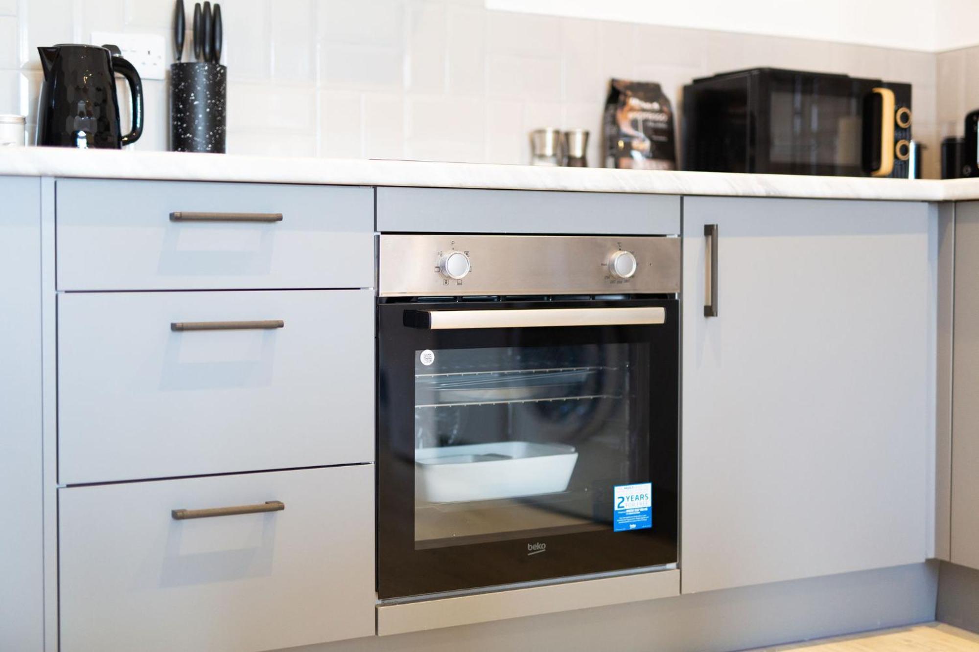 The Kingsway- 2 Bedroom Central Swansea Apartments By Stayright エクステリア 写真